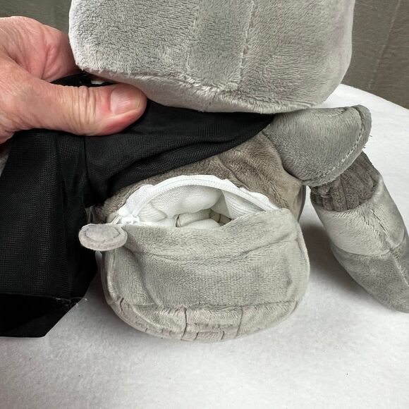 Scentsy Buddy The Mandalorian Figure and air of adventure scent in box - Picture 8 of 12